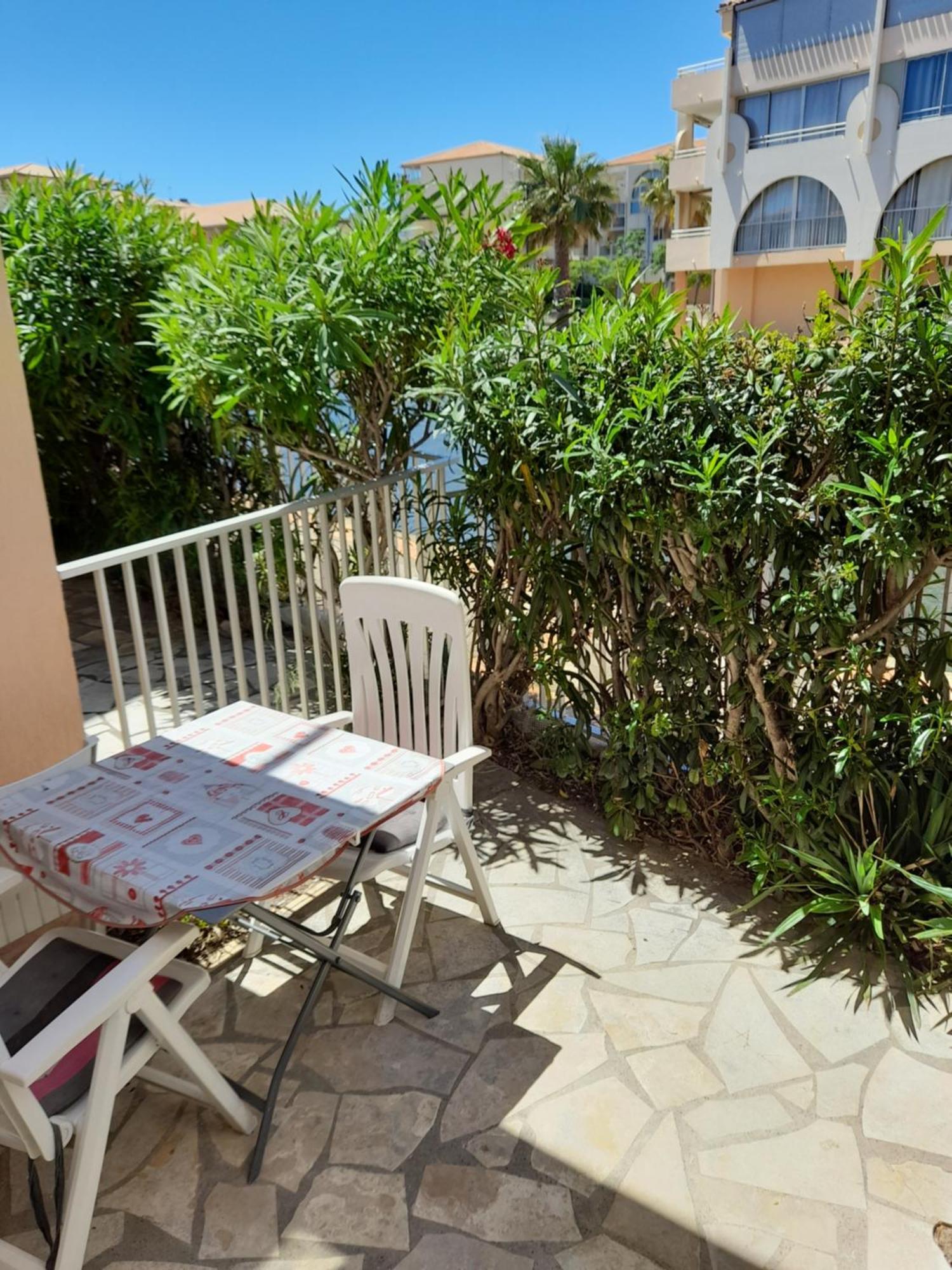 T2 Neuf Climatise A Sete 200M Plage, Parking Exterior foto